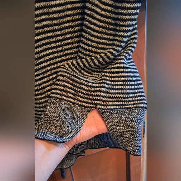 Eileen Fisher Organic Linen Sweater  White Black Striped Knit Short Sleeve PM - Picture 3 of 6